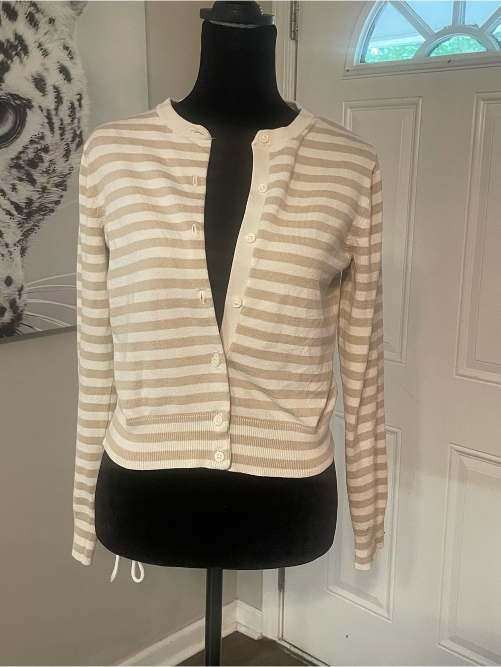 H & M Striped fine knit Cream Button-Up Women’s Cardigan Sweater Small fall